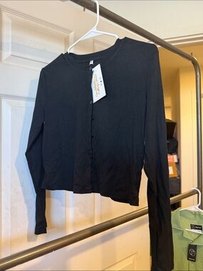 Amazon Black Ribbed Button-Front Long Sleeve Top